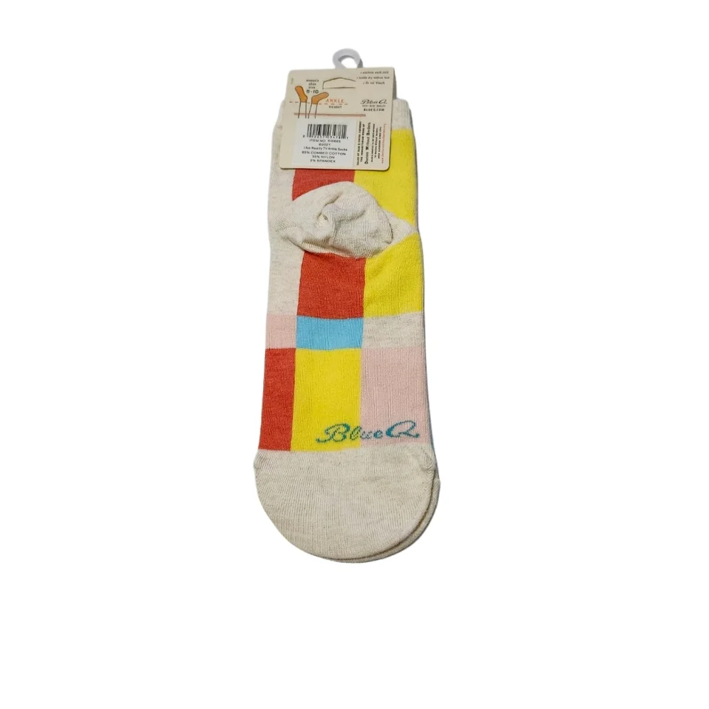 NWT  Blue Q  Women's Ankle Socks  Multicolor